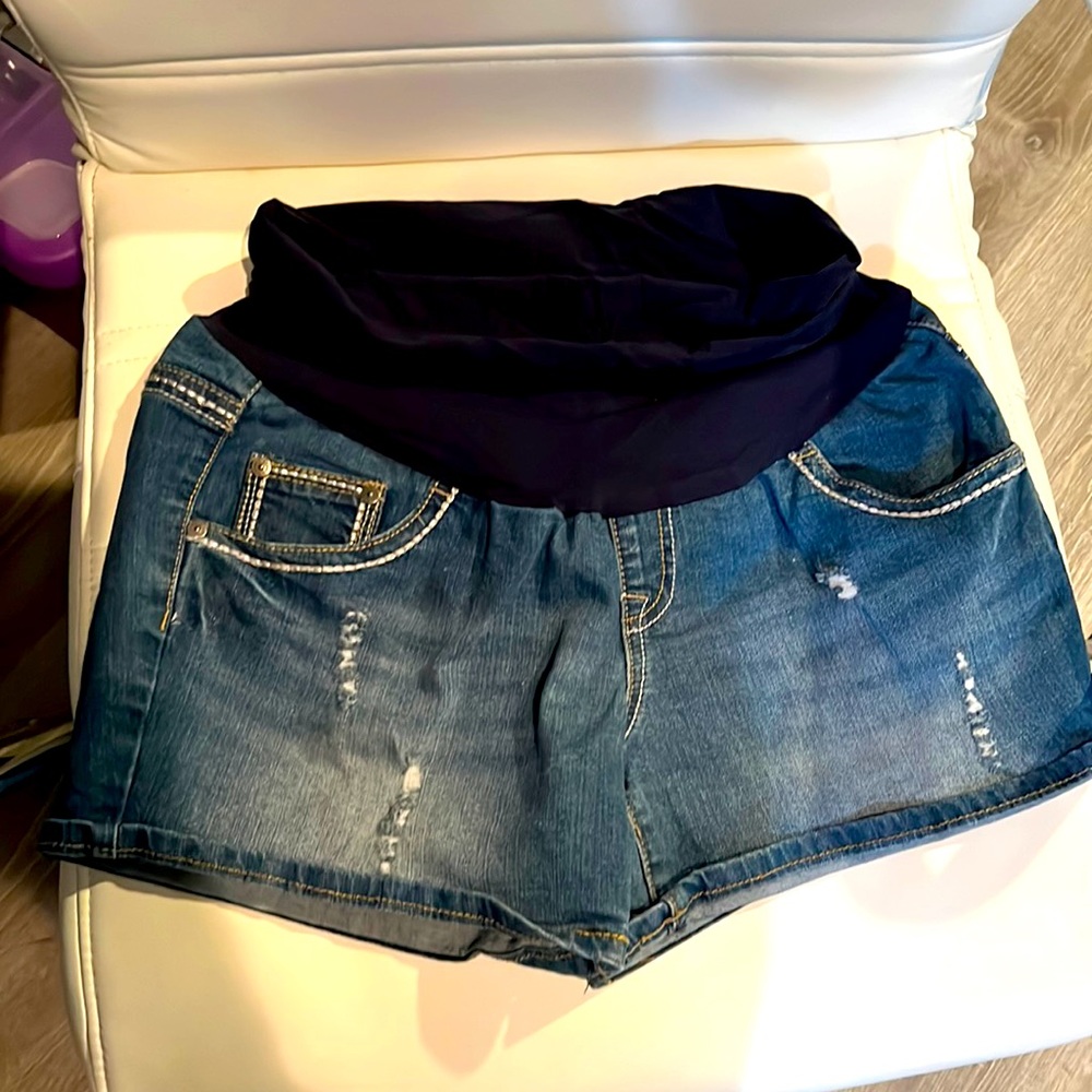 Maternity 🤰🏻shorts Size M